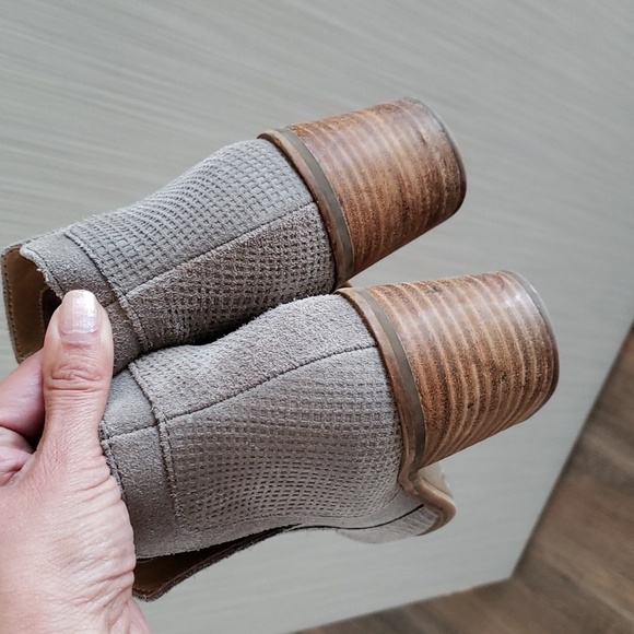 Lucky brand booties size 7.5 - Picture 7 of 8